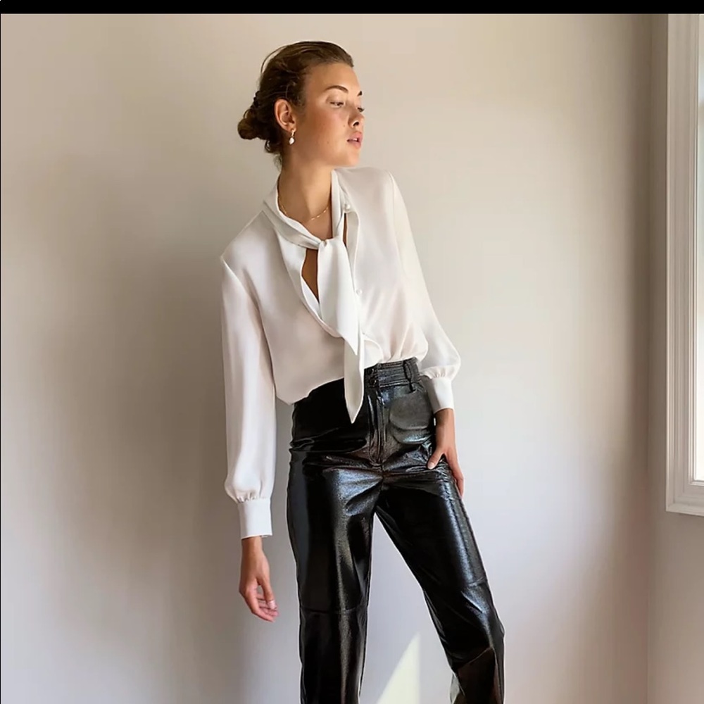 Aritzia Maui Blouse